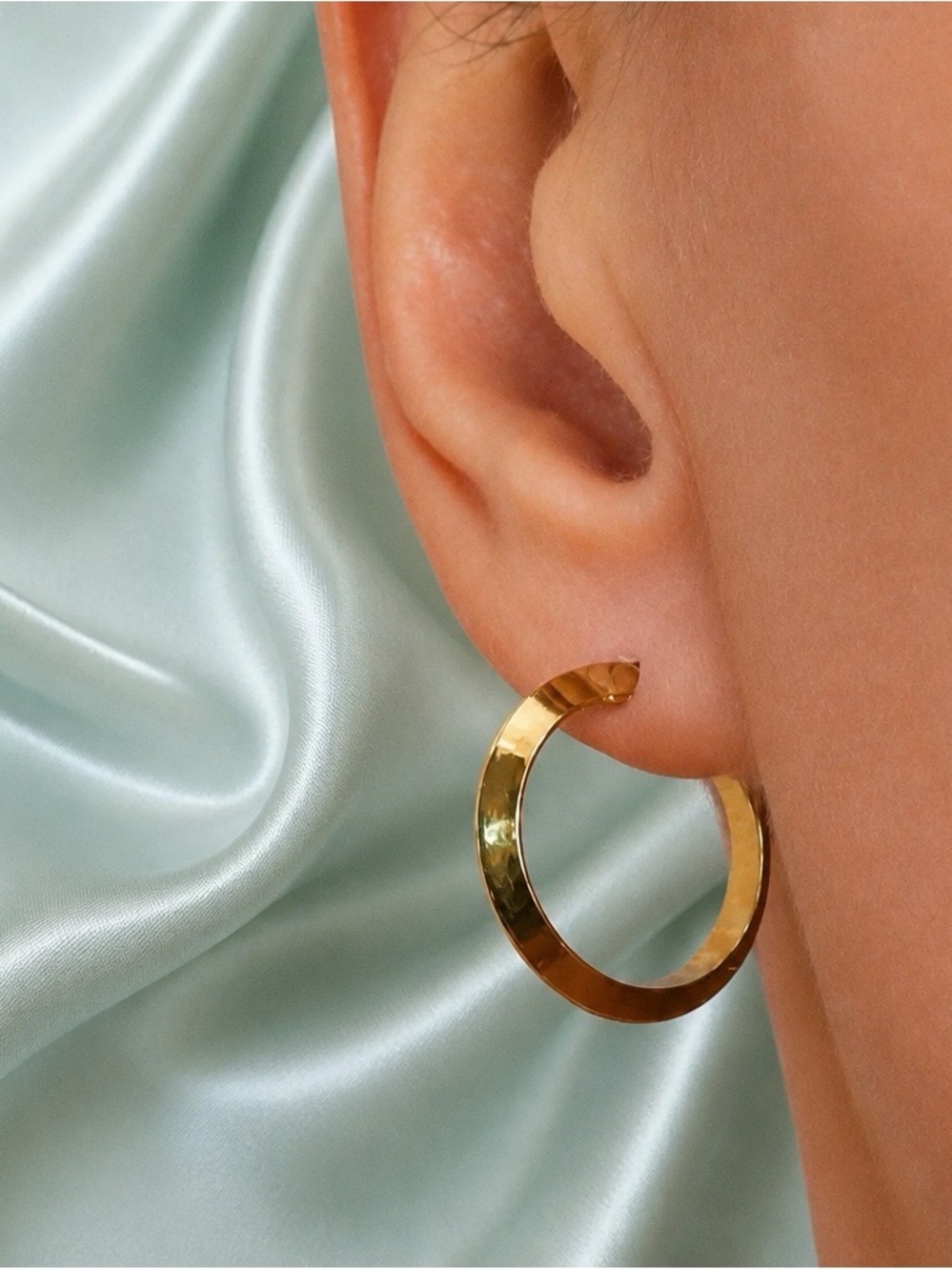 Bony Levy Reversible 14k yellow gold hoops. Brand new! Handmade in Italy.